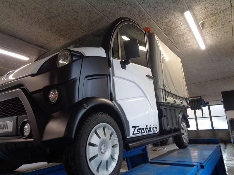 Weiß Gebraucht 2018 Aixam D-truck Van | € 12.700 - Bild 1/4