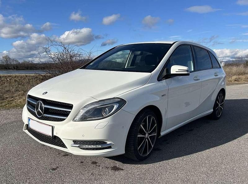 Gebraucht Mercedes B200 Edition 156 PS (114 kW) 2012 Van / Kleinbus