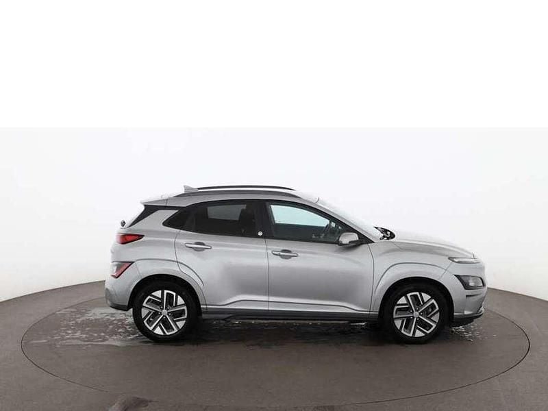 Gebraucht Hyundai Kona Edition 30+ 100 kW (136 PS) 2022 Silber SUV