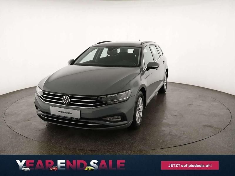 Grau Gebraucht 2022 VW Passat Business Kombi | € 21.460 (Guter Preis) - Bild 1/4