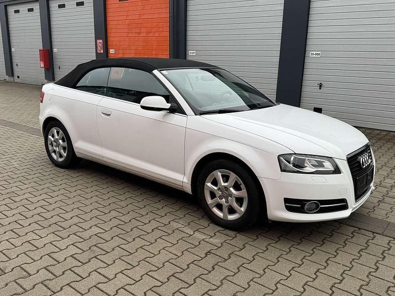 Gebraucht Audi A3 Cabriolet Attraction 105 PS (77 kW) 2011 Weiß Cabrio