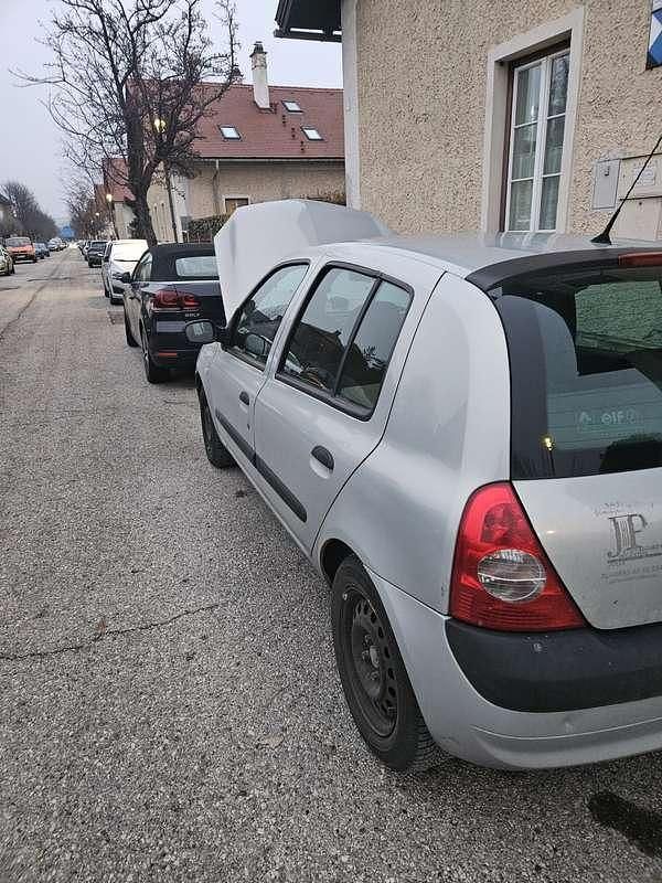 Gebraucht Renault Clio II 65 PS (47 kW) 2003 Limousine