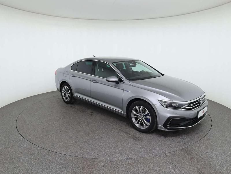 Gebraucht VW Passat GTE 156 PS (114 kW) 2020 Silber Limousine