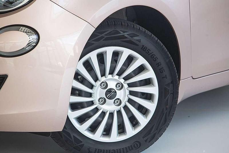 Gebraucht Fiat 500e 86 kW (118 PS) 2024 Gold Kleinwagen