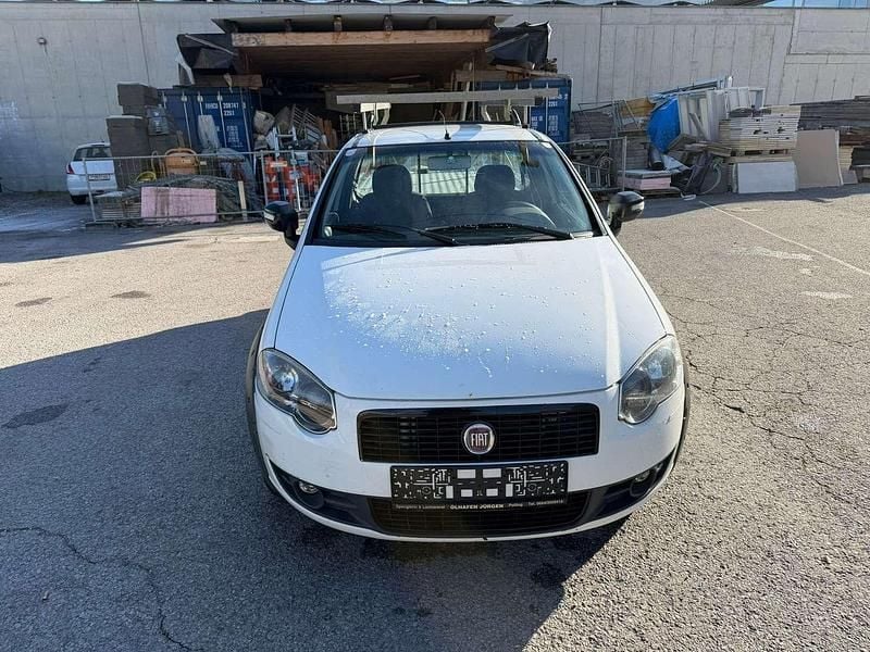 Weiß Gebraucht 2013 Fiat Strada Trekking Abholung | € 4.000 - Bild 1/4