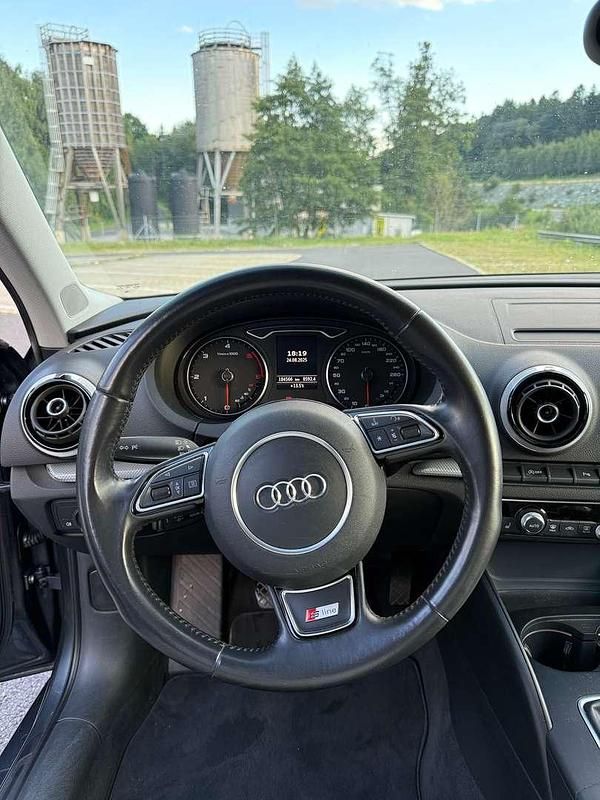 Gebraucht Audi A3 105 PS (77 kW) 2014 Grau Limousine