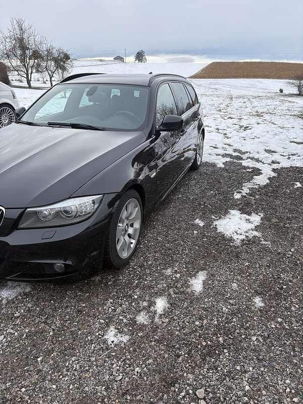Gebraucht BMW 318 M Sport 143 PS (105 kW) 2011 Schwarz Kombi