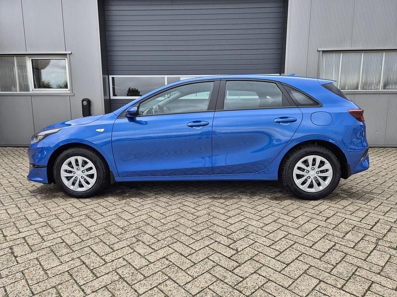 Neu Kia Ceed Vision 140 PS (102 kW) 2025 Blau Kleinwagen