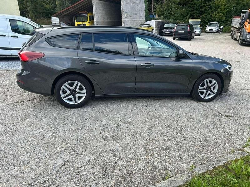Gebraucht Ford Focus Cool & Connect 120 PS (88 kW) 2022 Silber Kombi