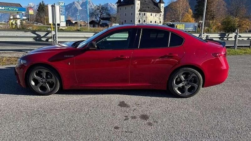 Gebraucht Alfa Romeo Giulia 150 PS (110 kW) 2016 Rot Limousine