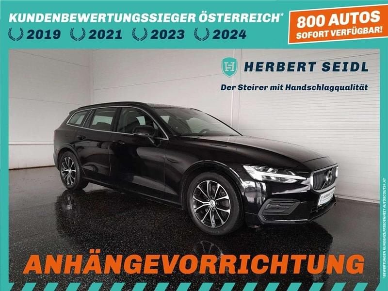 Gebraucht Volvo V60 Momentum 197 PS (144 kW) 2021 Schwarz metallic Kombi