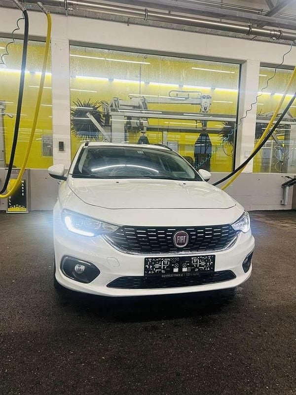 Weiß Gebraucht 2018 Fiat Tipo Lounge Kombi | € 8.500 - Bild 1/4