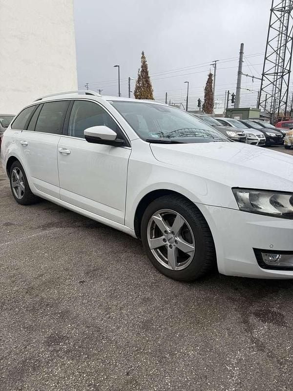Gebraucht Skoda Octavia Ambition 140 PS (102 kW) 2013 Kombi