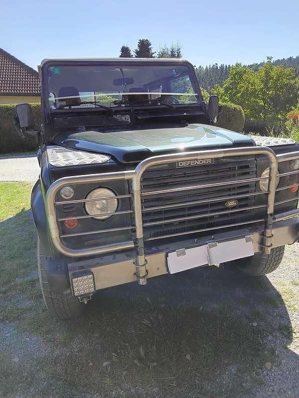 Gebraucht Land Rover Defender 122 PS (89 kW) 2001 Schwarz Abholung