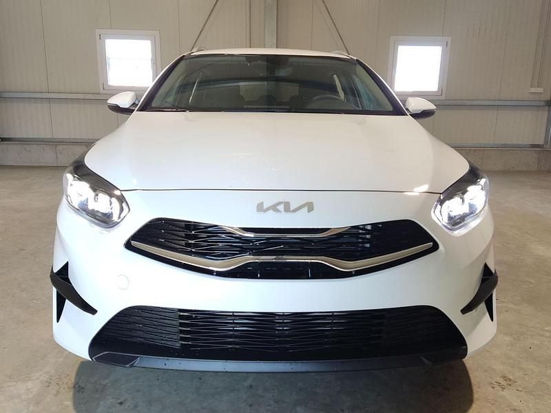 Gebraucht Kia Ceed Sportswagon 140 PS (102 kW) 2024 Weiß Kombi