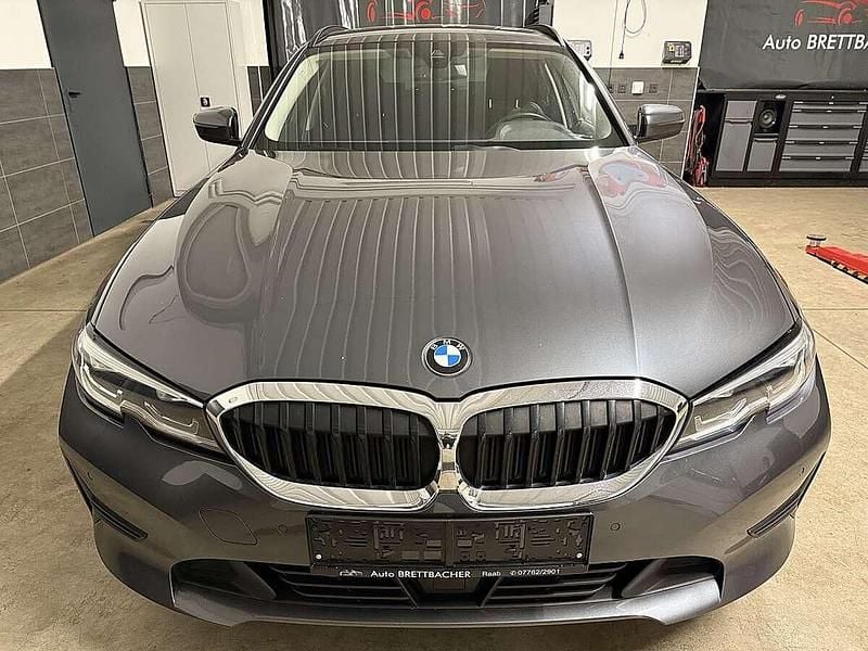 Gebraucht BMW 318 Advantage 150 PS (110 kW) 2021 Grau Kombi
