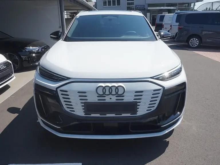 Gebraucht Audi Q6 e-tron Ambiente 284 kW (387 PS) 2024 Weiss  metallic SUV