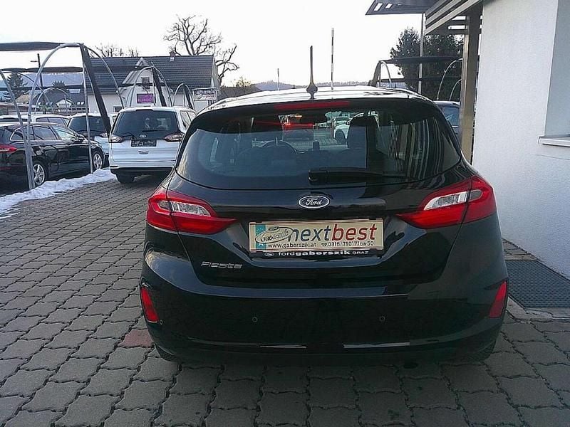 Gebraucht Ford Fiesta Trend 69 PS (50 kW) 2018 Schwarz Limousine