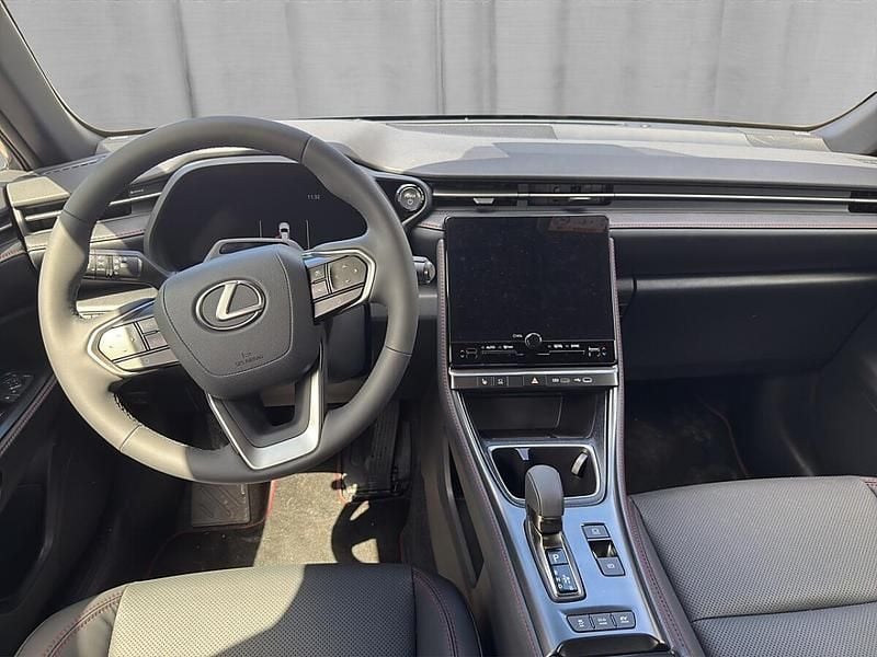 Gebraucht Lexus LBX 91 PS (66 kW) 2025 Schwarz SUV