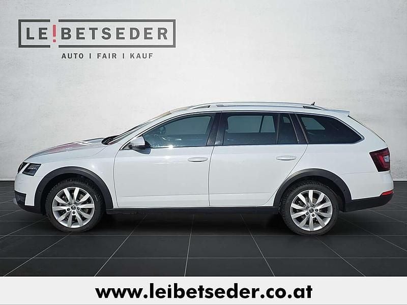 Gebraucht Skoda Octavia Scout 184 PS (135 kW) 2017 Weiß Kombi