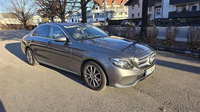 Gebraucht Mercedes E220 Avantgarde 194 PS (142 kW) 2017 Grau Kombi