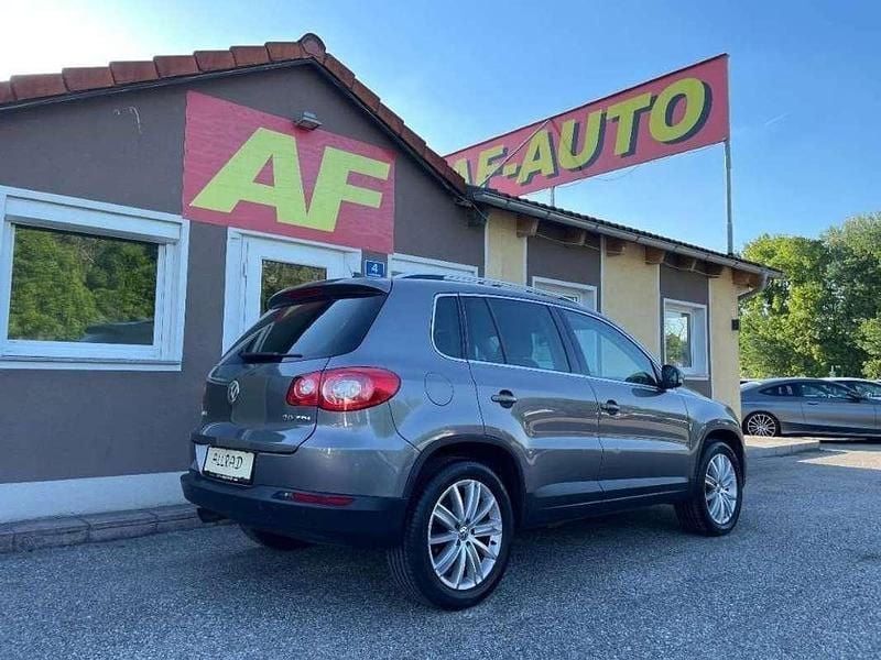 Gebraucht VW Tiguan Sport 140 PS (102 kW) 2009 Grau SUV