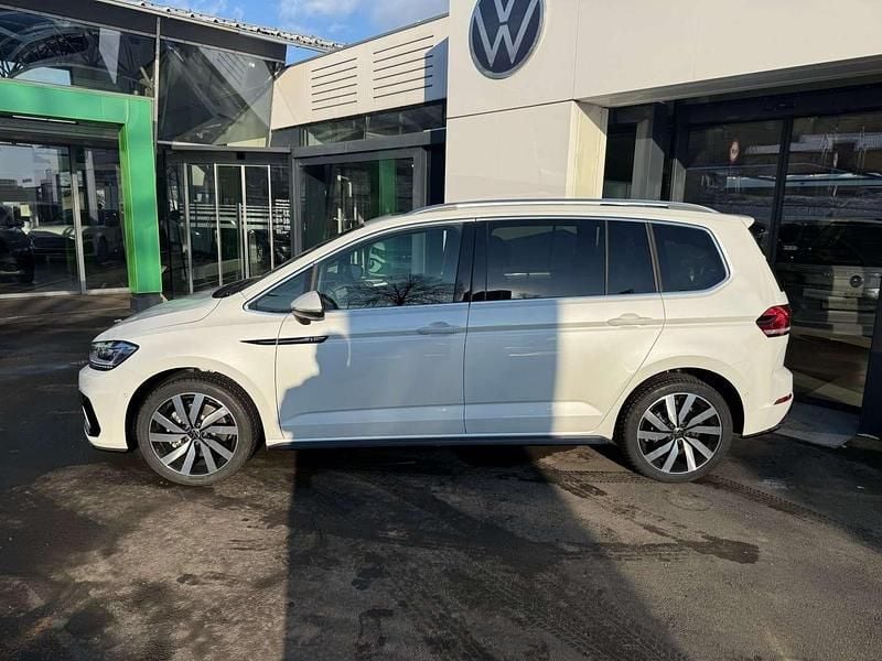 Neu VW Touran R-line 150 PS (110 kW) 2025 Weiß Van / Kleinbus
