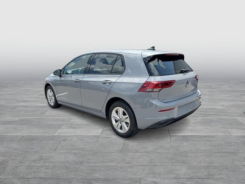 Gebraucht VW Golf VIII Life 110 PS (80 kW) 2022 Mittelgrau  normal