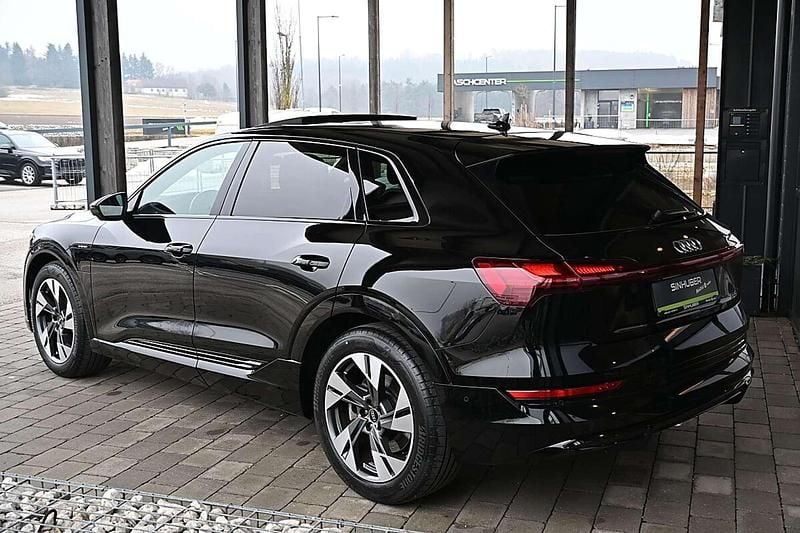 Gebraucht Audi e-tron S-Line 300 kW (408 PS) 2022 Schwarz SUV