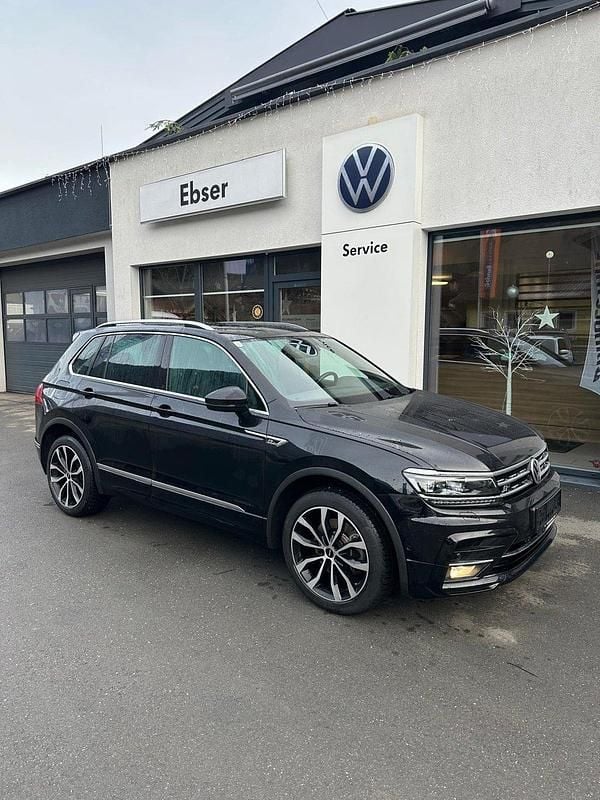 Schwarz metallicperleffektno Gebraucht 2018 VW Tiguan Highline SUV | € 29.500 (Teuer) - Bild 1/4