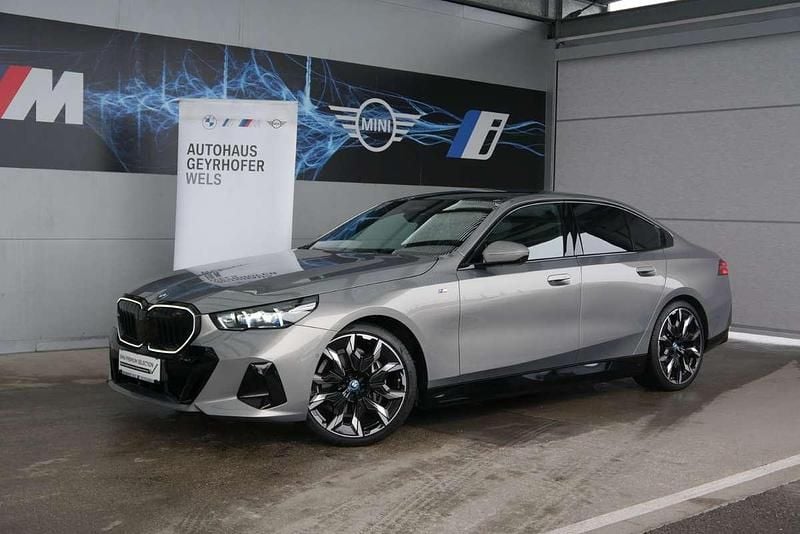 Gebraucht BMW i5 Shadowline 250 kW (340 PS) 2023 Oxidgrau metallic Limousine