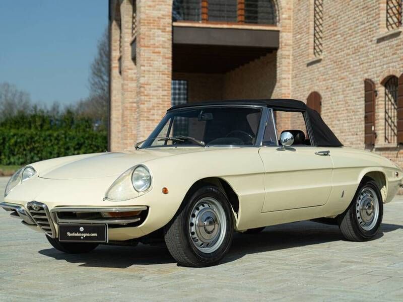 Gelb Gebraucht 1969 Alfa Romeo Spider Veloce Cabrio | € 66.000 - Bild 1/4