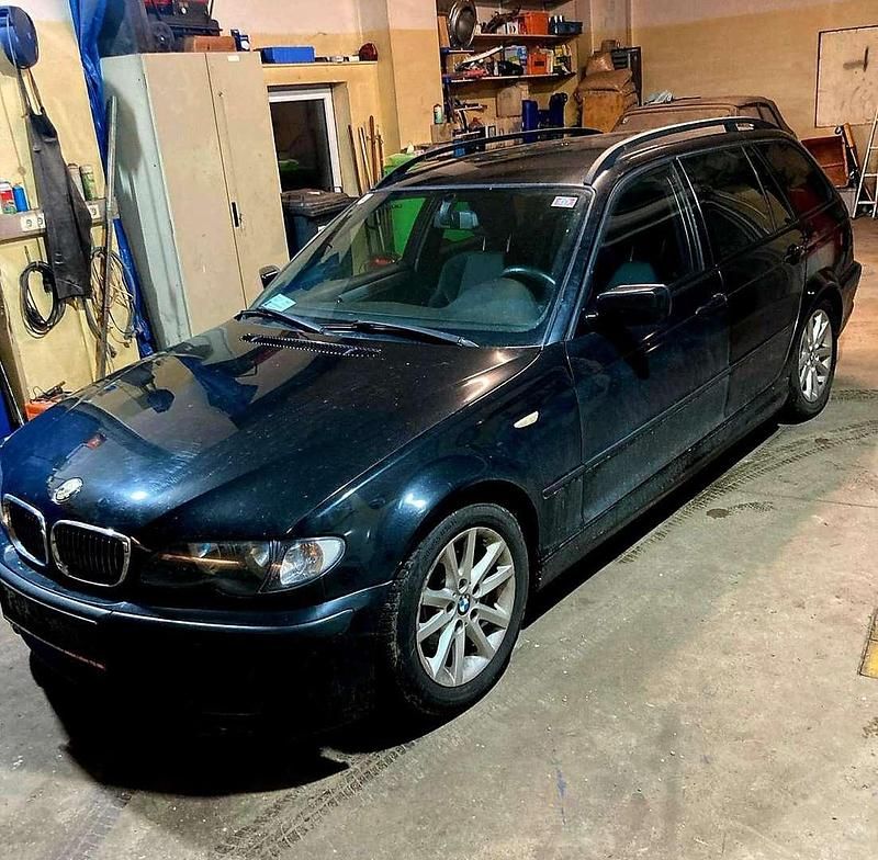 Gebraucht BMW 318 116 PS (85 kW) 2004 Schwarz Kombi
