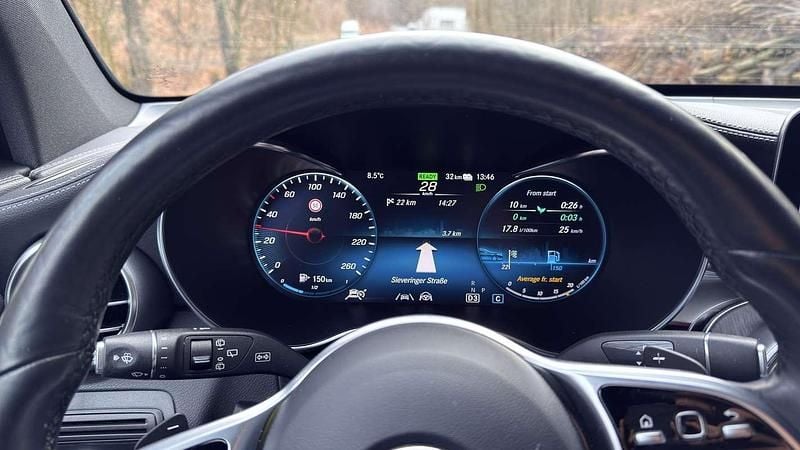 Gebraucht Mercedes GLC300e 211 PS (155 kW) 2020 Schwarz SUV