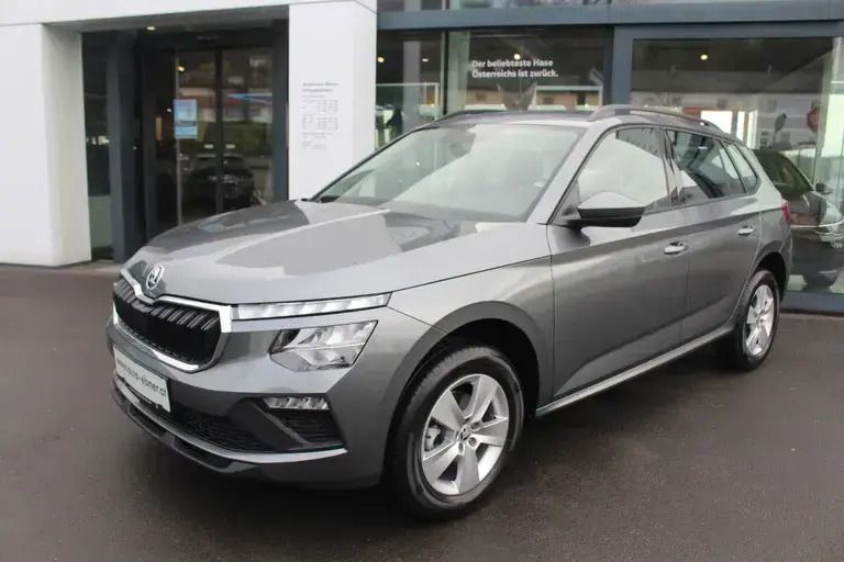 Mittelgrau metallic Neu 2024 Skoda Kamiq Essence SUV | € 24.990 (Fairer Preis) - Bild 1/4
