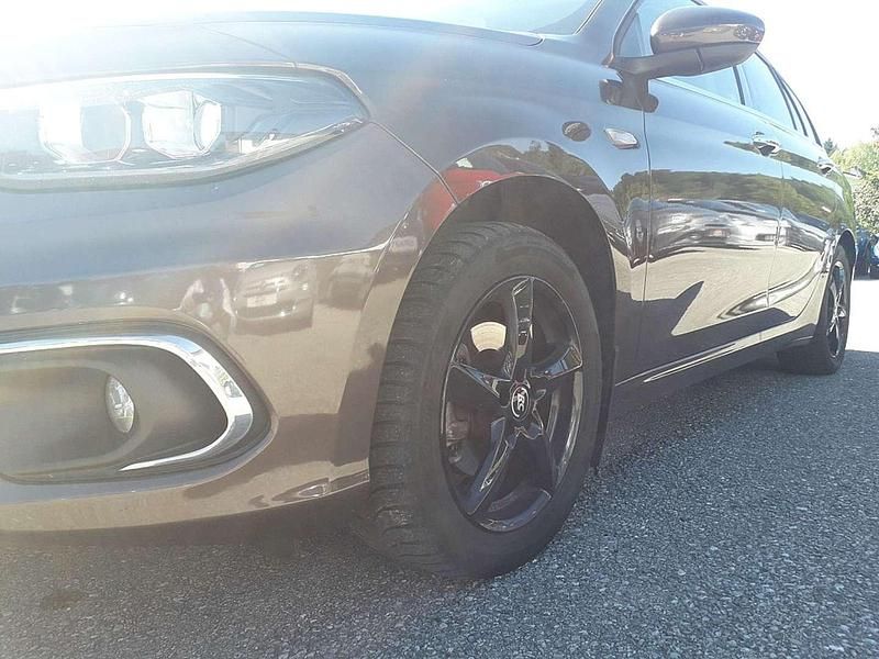 Gebraucht Fiat Tipo Lounge 120 PS (88 kW) 2018 Braun Kombi