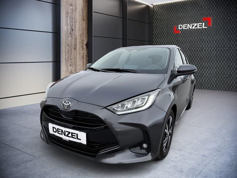 Neu Toyota Yaris Hybrid Active 92 PS (67 kW) 2026 Ash grey Limousine