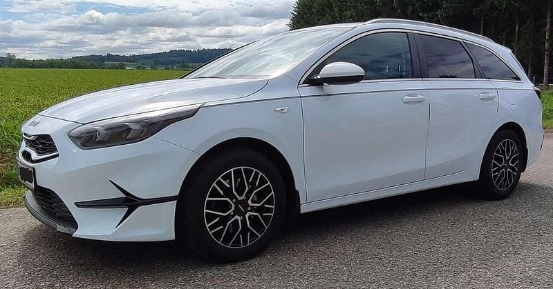 Gebraucht Kia Ceed Sportswagon Silver 159 PS (116 kW) 2022 Weiß Kombi