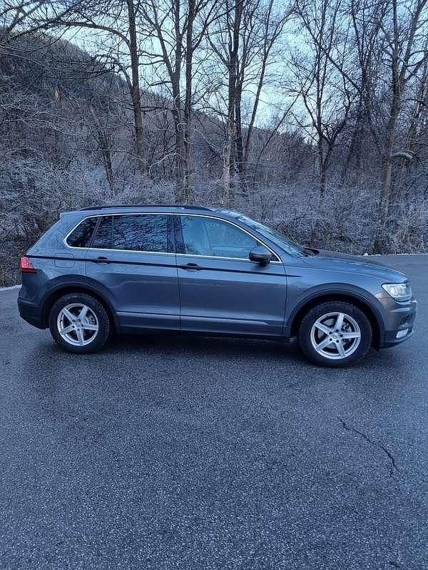 Gebraucht VW Tiguan Comfortline 116 PS (85 kW) 2017 Grau SUV