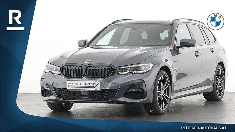 Grau (mineralgrau) Gebraucht 2022 BMW 330e M Sport | € 36.990 (Fairer Preis) - Bild 1/1