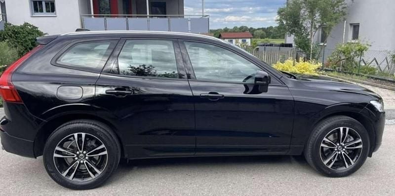 Gebraucht Volvo XC60 Momentum 190 PS (139 kW) 2019 Schwarz SUV
