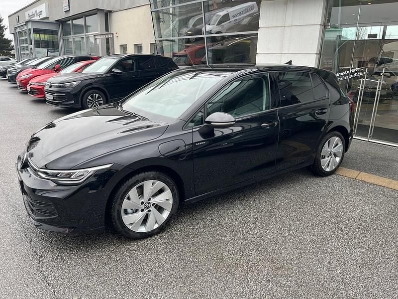 Neu VW Golf VIII 204 PS (150 kW) 2026 Schwarz  metallic