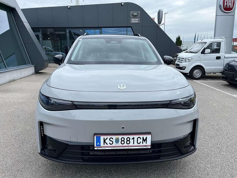 Neu Leapmotor C10 218 PS (160 kW) 2025 Grau SUV