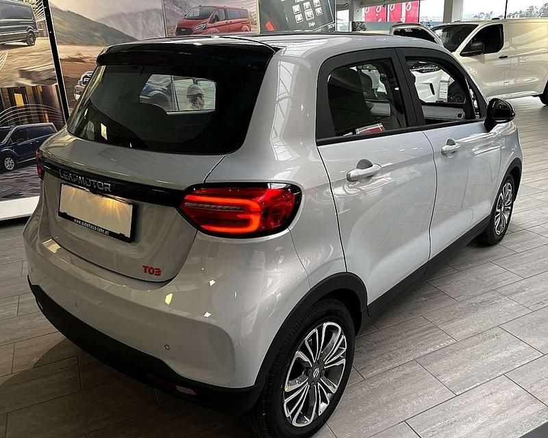 Neu Leapmotor T03 69 kW (95 PS) 2025 Silber Kleinwagen
