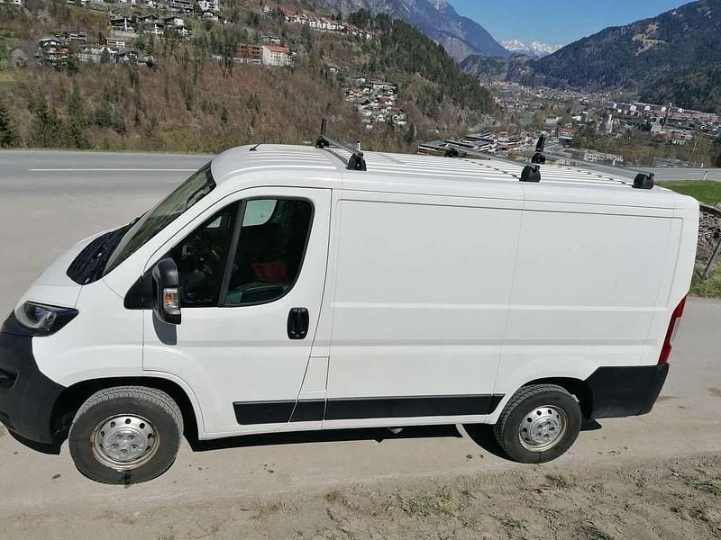 Weiß Gebraucht 2018 Peugeot Boxer Van | € 11.900 - Bild 1/4
