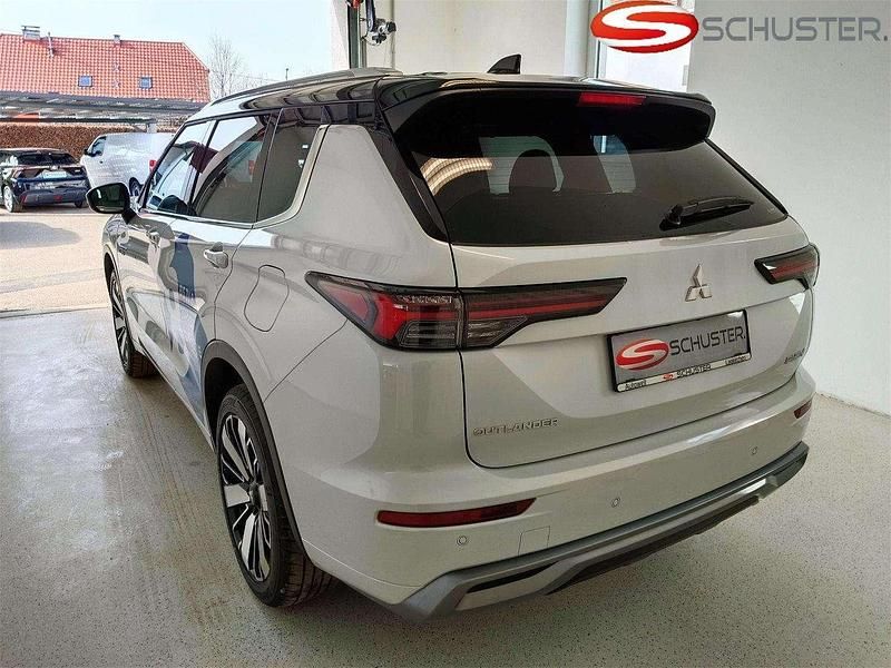 Gebraucht Mitsubishi Outlander P-HEV 136 PS (100 kW) 2025 Diamondweiss SUV
