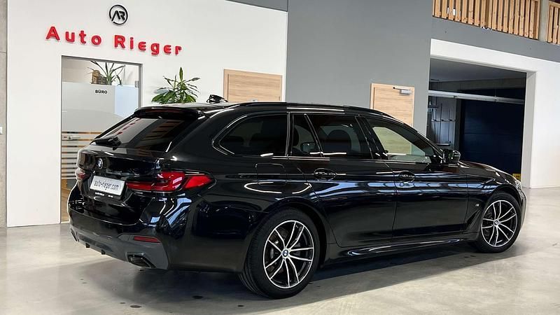 Gebraucht BMW 520 M Sport 190 PS (139 kW) 2020 Schwarz Kombi