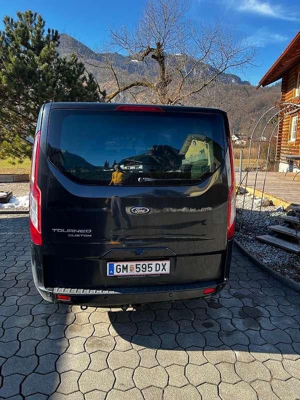 Gebraucht Ford Tourneo Titanium 155 PS (114 kW) 2015 Schwarz Van / Kleinbus
