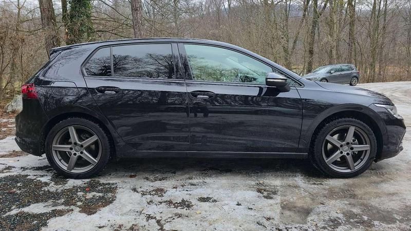 Gebraucht VW Golf VIII Life 110 PS (80 kW) 2022 Schwarz Limousine