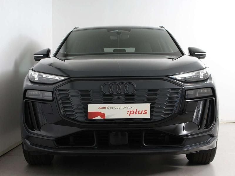 Neu Audi Q6 e-tron Ambiente 284 kW (387 PS) 2025 Hellgrau  metallic SUV